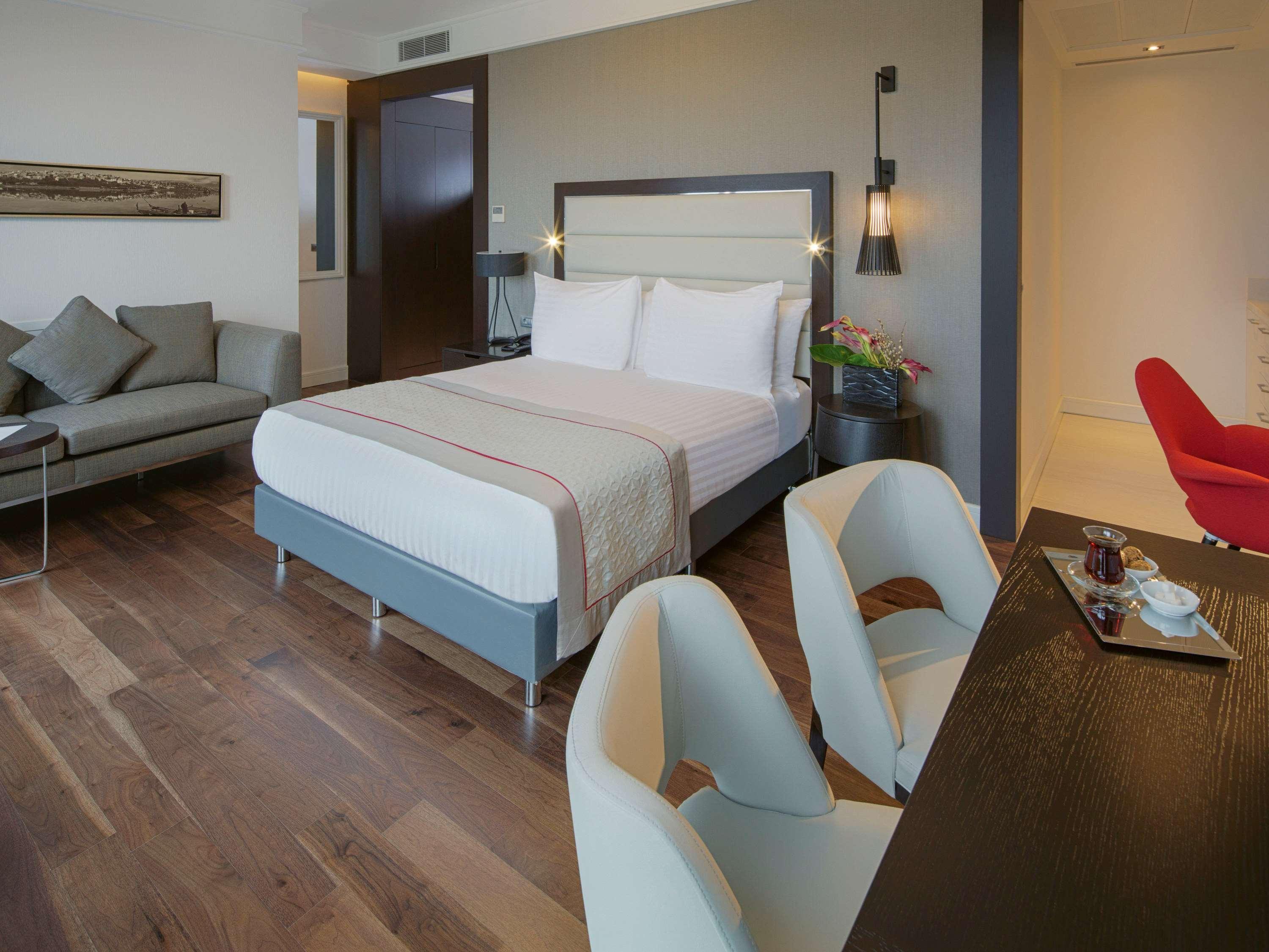 โรงแรมเมอเวนปิค อิสตันบูล โกลเดนฮอร์น ภายนอก รูปภาพ A room at the hotel