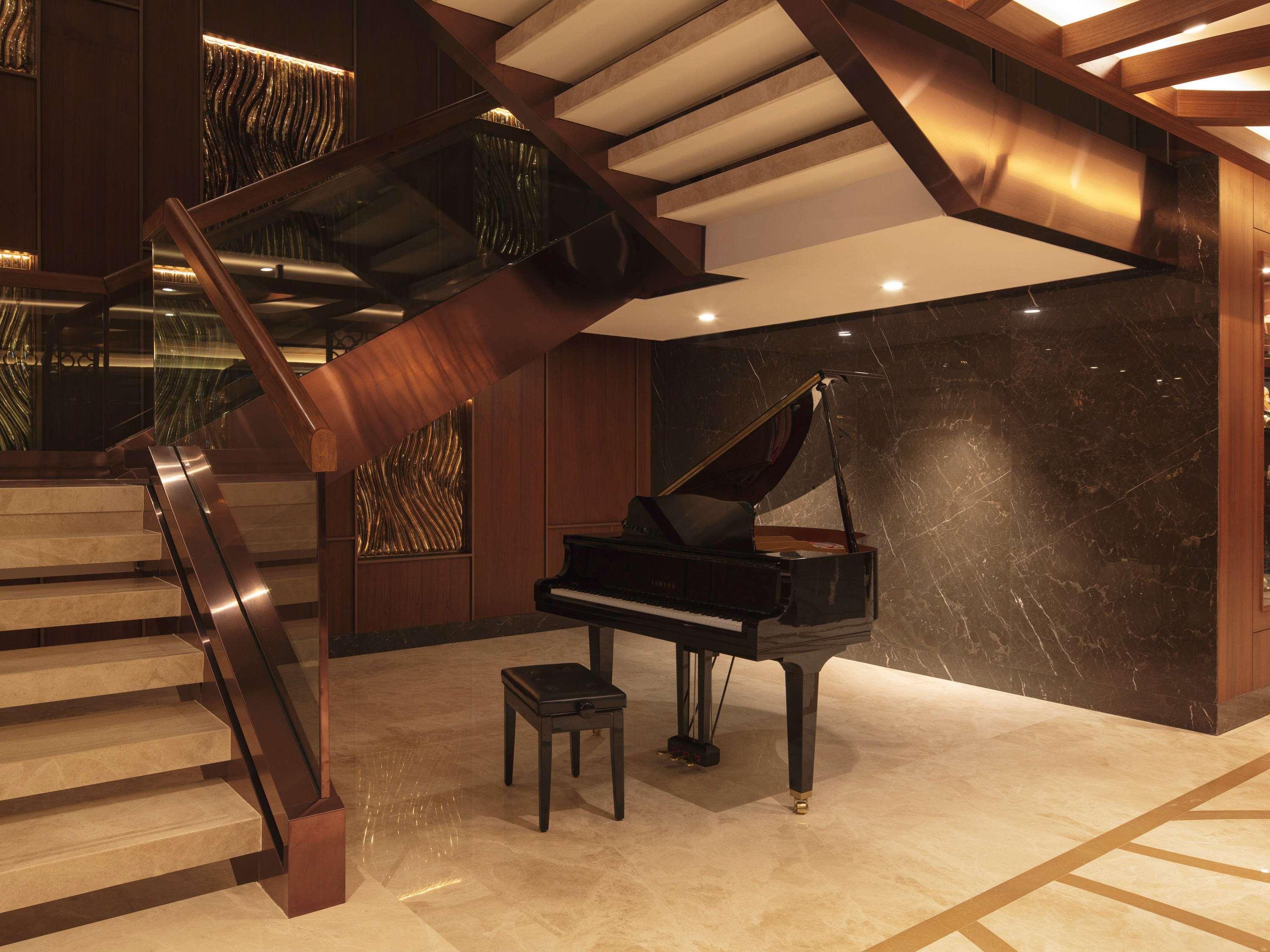 โรงแรมเมอเวนปิค อิสตันบูล โกลเดนฮอร์น ภายนอก รูปภาพ The piano in the lobby of the hotel