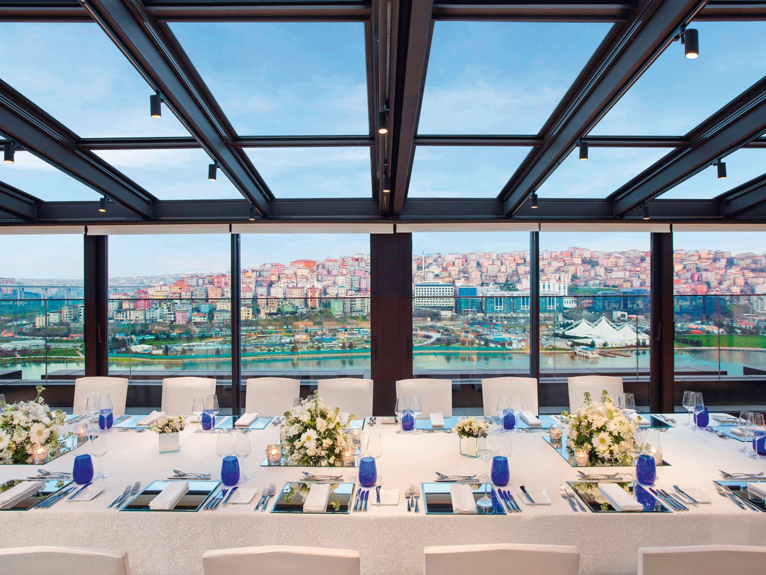 โรงแรมเมอเวนปิค อิสตันบูล โกลเดนฮอร์น ภายนอก รูปภาพ The Sky Bar