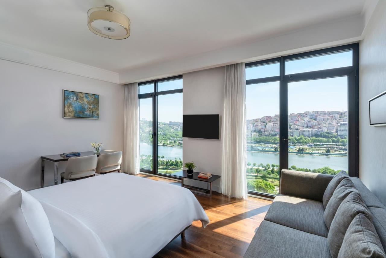 โรงแรมเมอเวนปิค อิสตันบูล โกลเดนฮอร์น ภายนอก รูปภาพ A guest room at the hotel